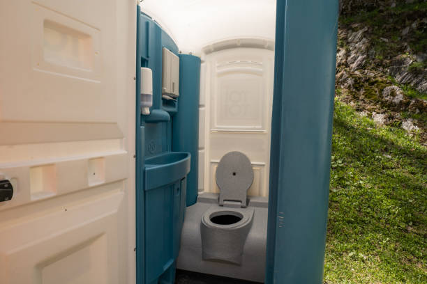 Best Luxury portable toilet rental  in Bladensburg, MD